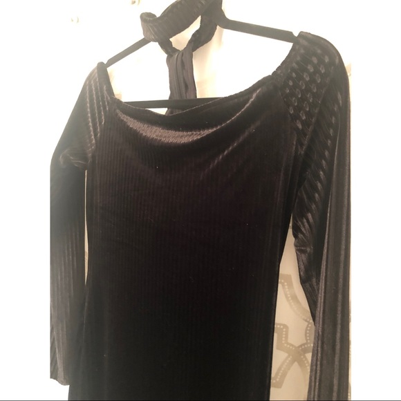 Velvet Ribbed Midi Dress. 💥🖤 - Picture 3 of 3